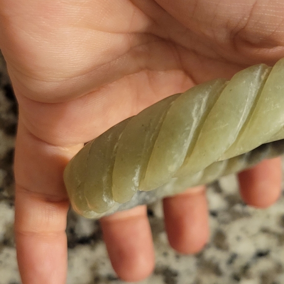 Antique Celadon Nephrite Chunky Twisted Bangle - Picture 6 of 7